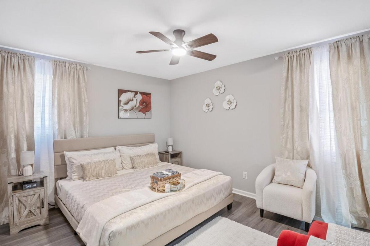 Charming Retreat with Pool Table in Chesterfield! - B&B Chesterfield