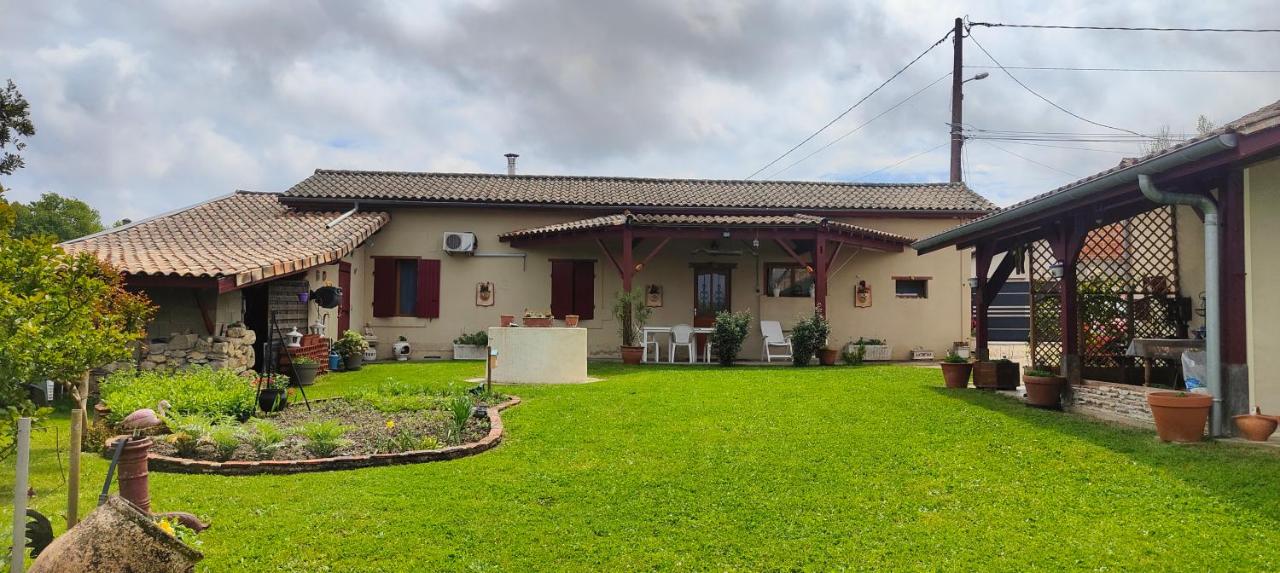 gite au calme sur grignols - Ferienwohnung
