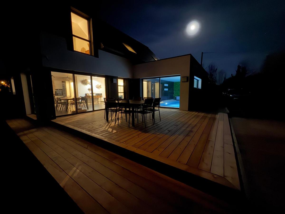 la villa iodée, le confort d une maison neuve équipée d une piscine intérieure chauffée toute l année, très proche des plus belles plages - B&B Fouesnant