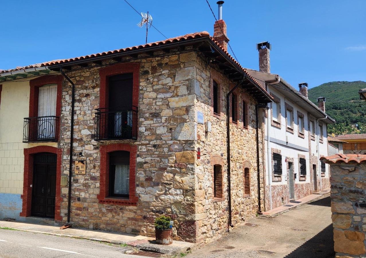 Casa rural Salomé, Mora de Luna, al lado del río Luna - Ferienwohnung Vega de Caballeros
