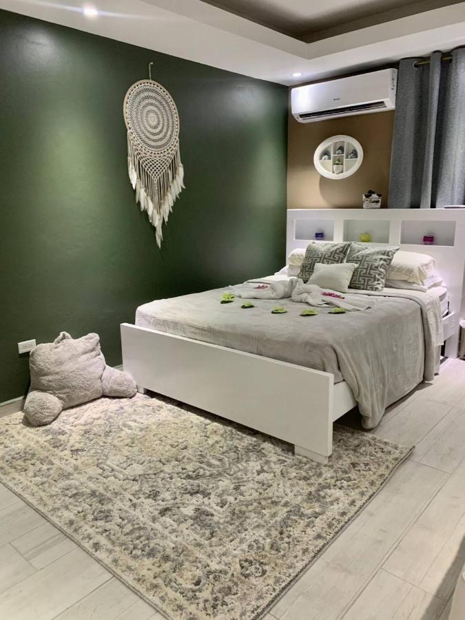 Camera Matrimoniale Deluxe (2 Adulti + 1 Bambino)