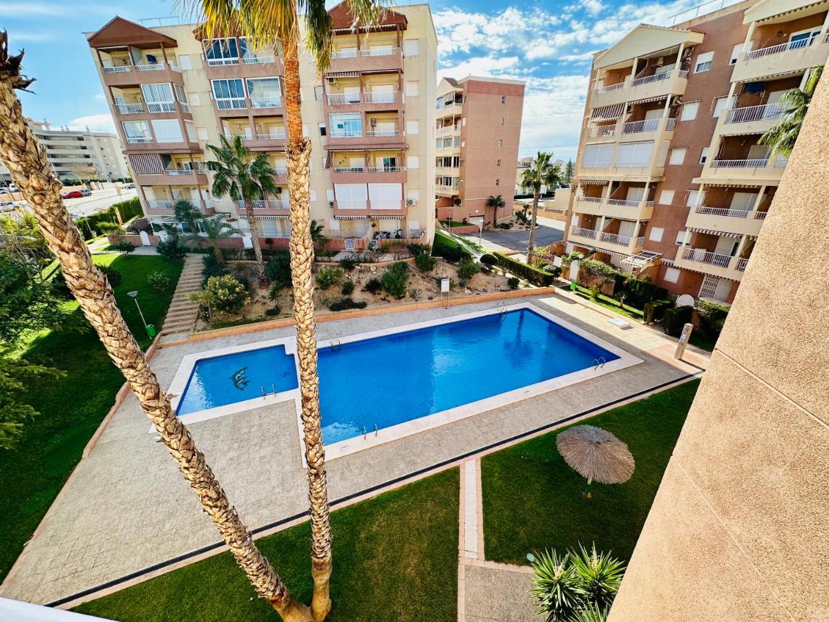 Apartamento junto al mar en Arenales del Sol - B&B