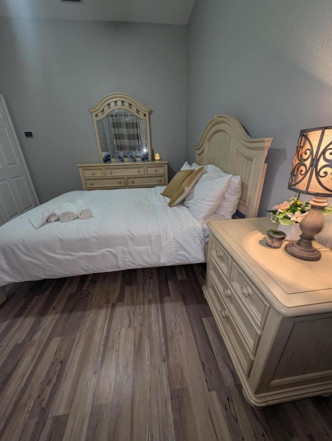 Palm Coast Oasis Solar Pool Spa, Sauna & Sunroom - Ferienwohnung Palm Coast