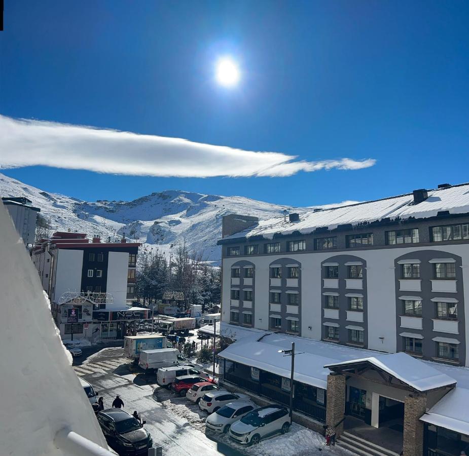 Plaza Pradollano Edificio Montblanc - B&B Sierra Nevada