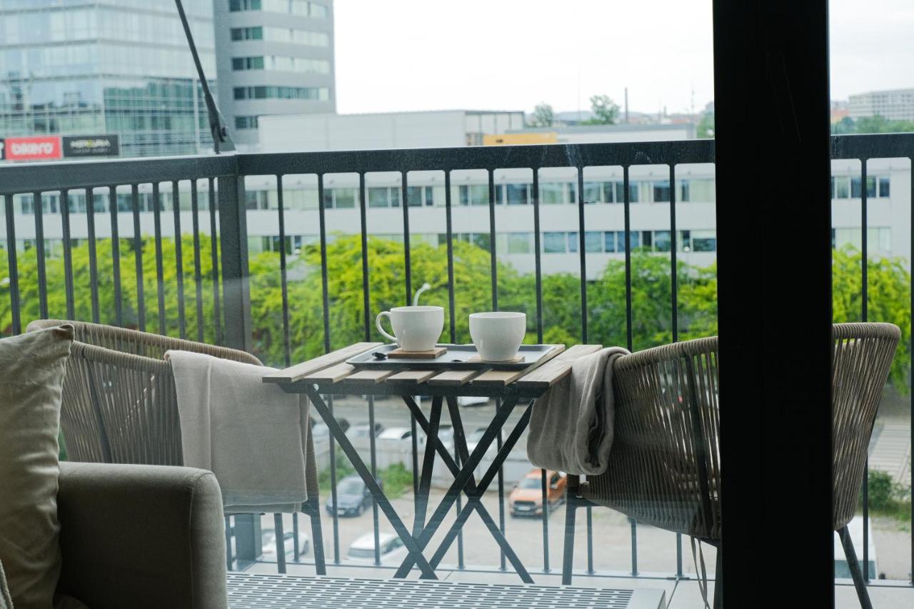 NEW Modern, River View Apartment near Prague City Center - B&B Prague