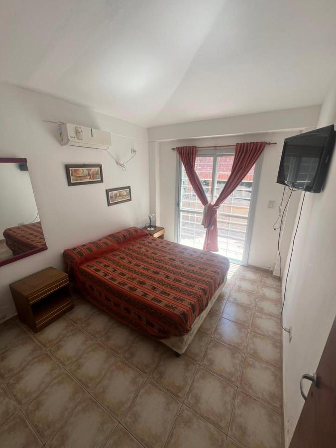 Depto para 4 personas con pileta a 3 cuadras del rio - Chambres d'hôtes Villa Carlos Paz