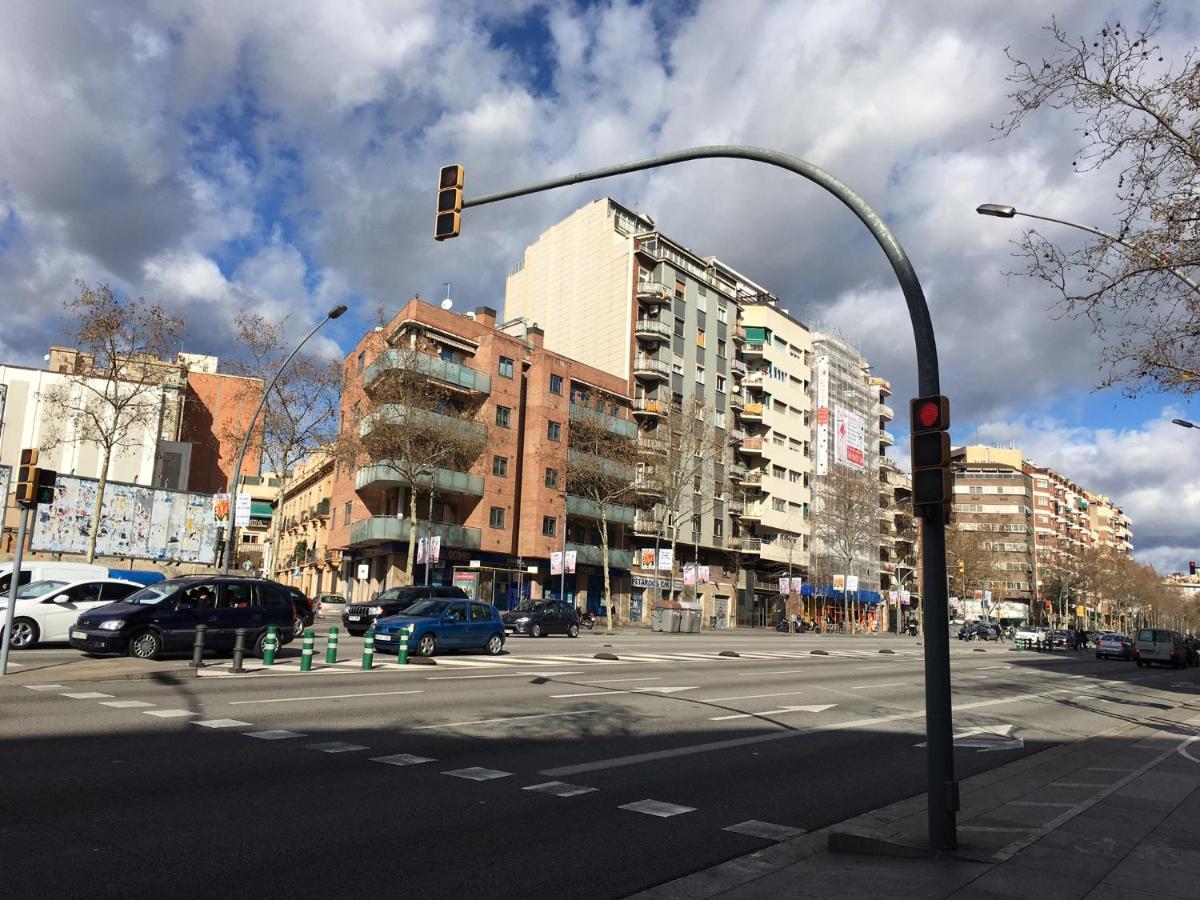 New & Sunny Apartment - Bed and Breakfast Barcelona