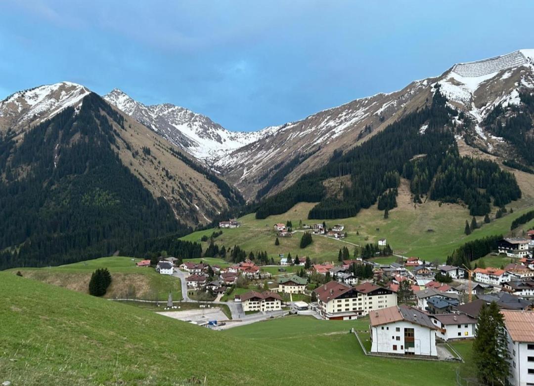 Bienenblick - Bed and Breakfast Reutte