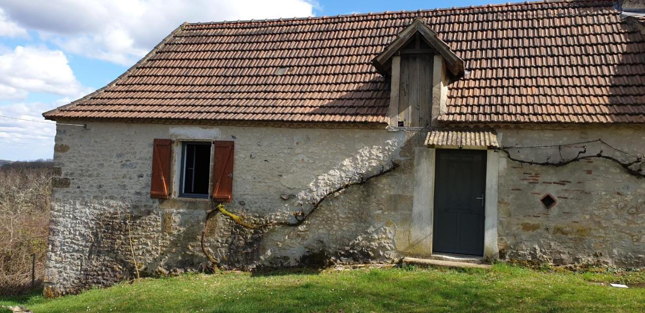 Maison en pierre pour 5, en pleine campagne - Bed and Breakfast Fleurac