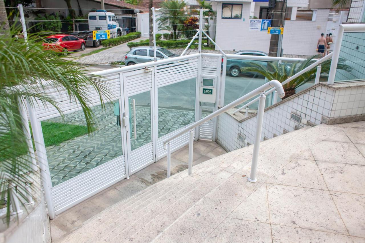 Apto com churrasqueira e wi-fi a 650m da praia - B&B