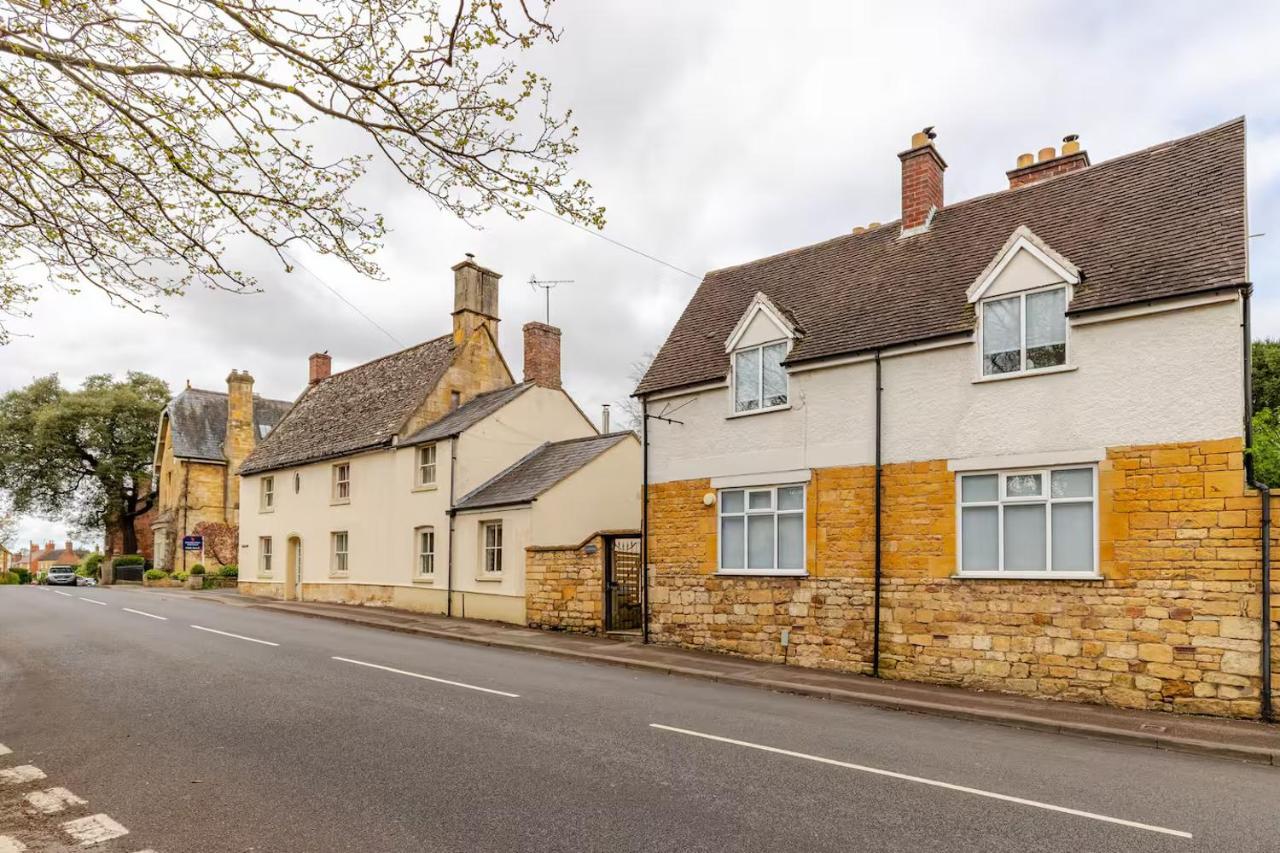 The Old Bank Beautiful Cotswold House with Huge Garden - Chambres d’hôtes Mickleton