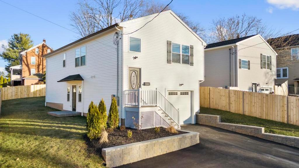 Luxury 3BR 3BA Modern Escape - B&B
