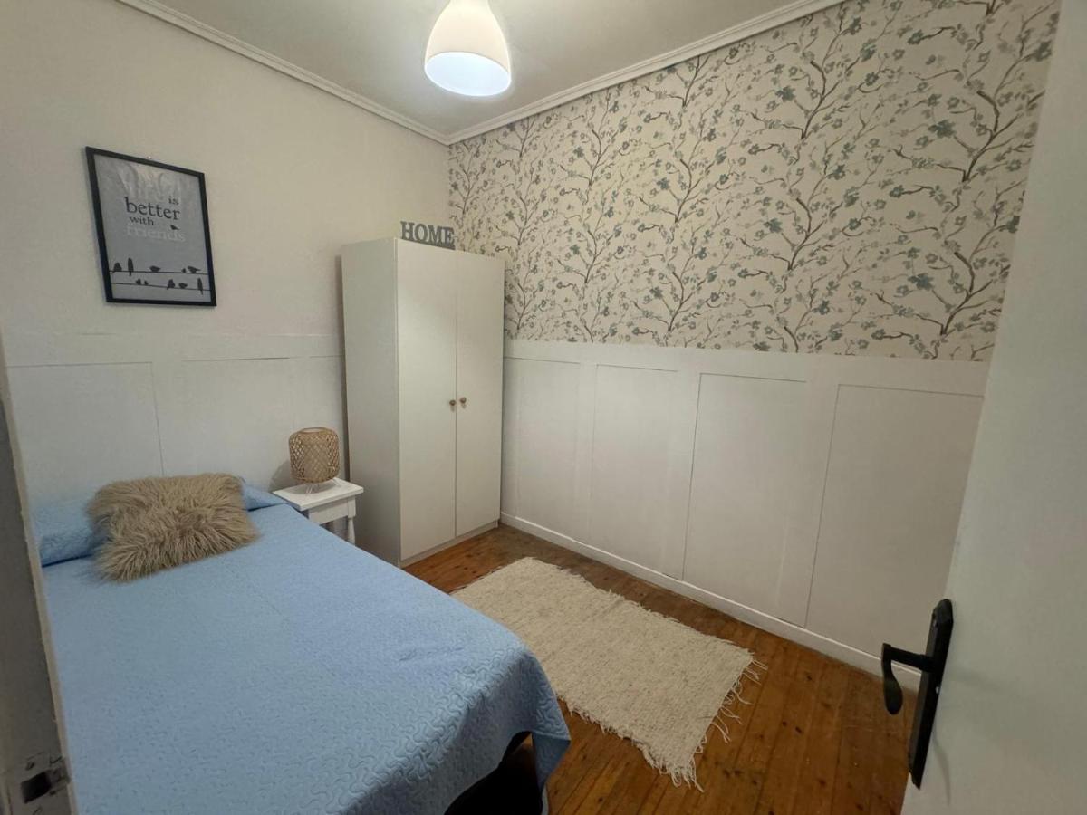 Piso amplio en pleno centro - B&B Santander