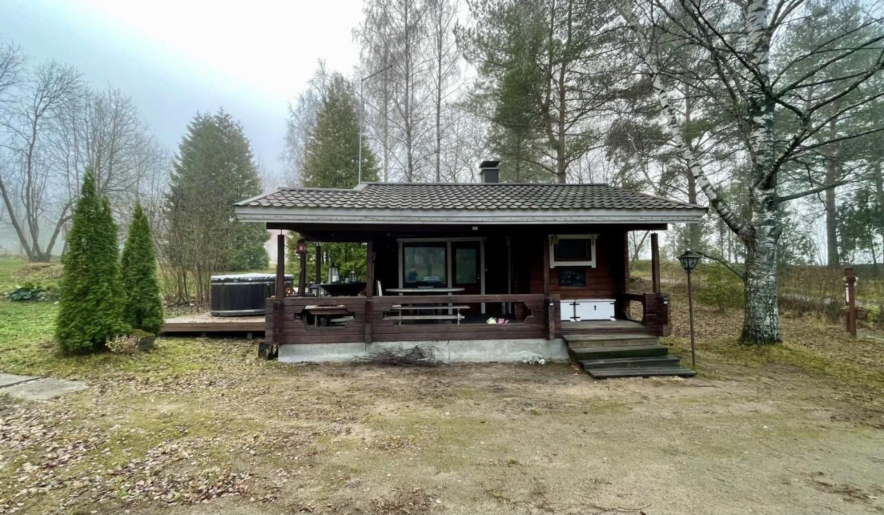 Cozy Cabin with a Beautiful Sauna Near Lake - Bed and Breakfast
