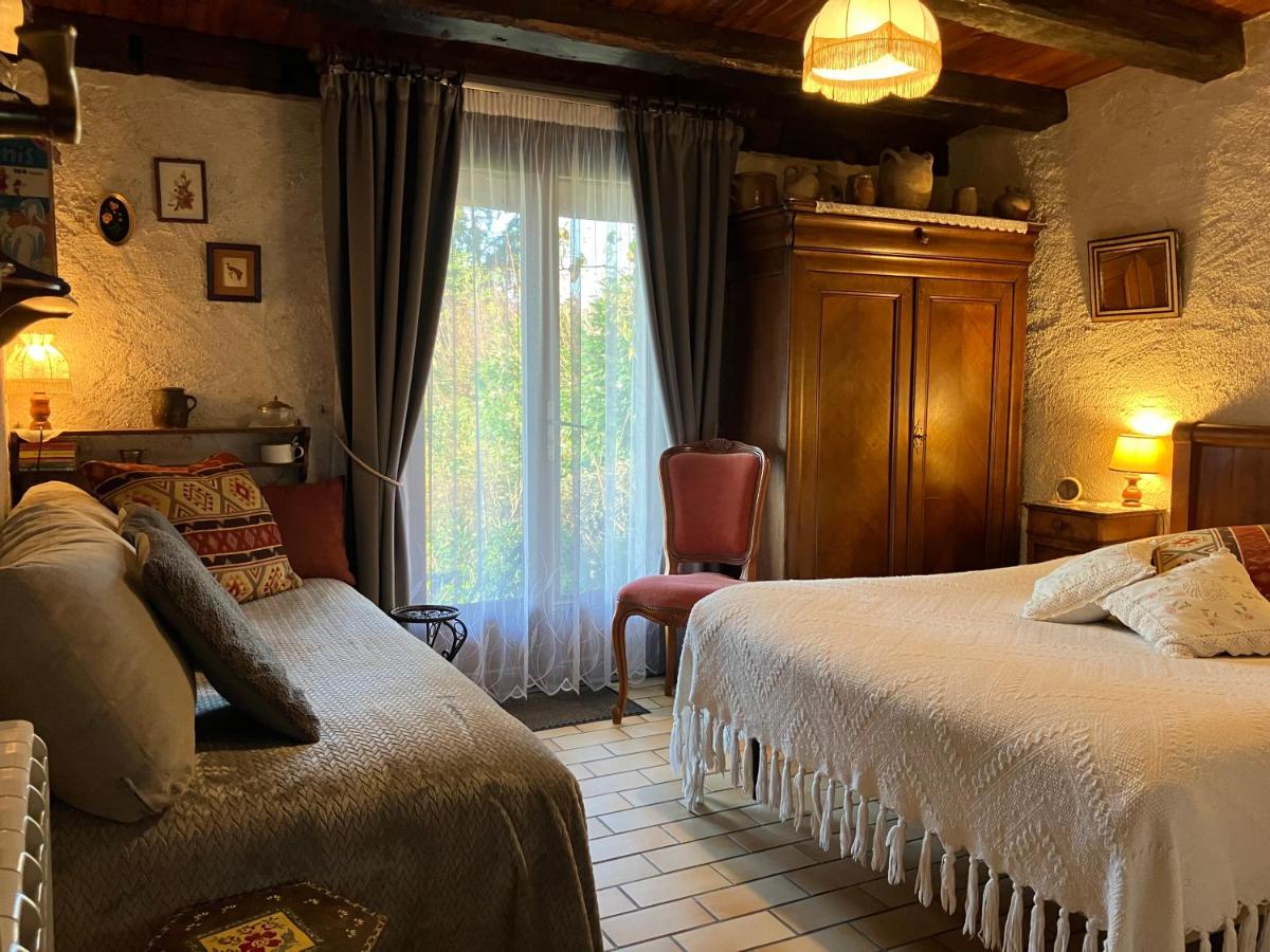 Deluxe Room (2 Adults + 1 Child)