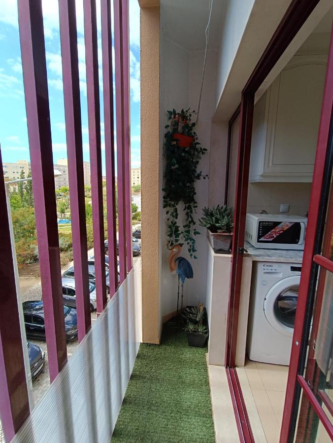 GREEN GARDEN APARTMENT IN ODIVELAS - Chambres d’hôtes