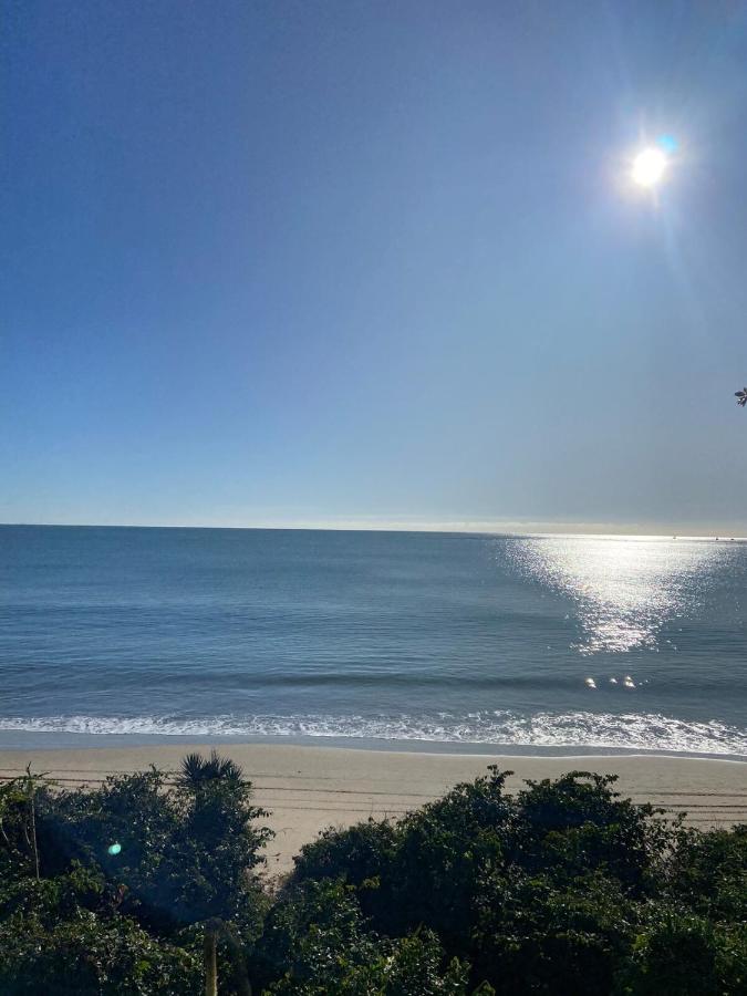 Apto pe na areia, frente ao mar, Armacao Penha - B&B Penha