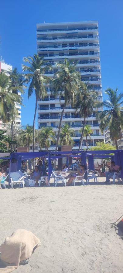 Apto vista al mar en playa Rodadero - Bed and Breakfast Santa Marta