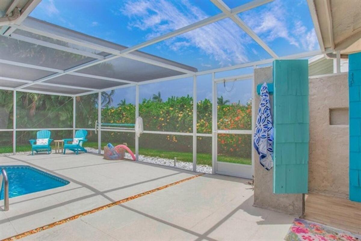 5 Star Experience, Heated Pool close to Everything - B&B Cape Coral