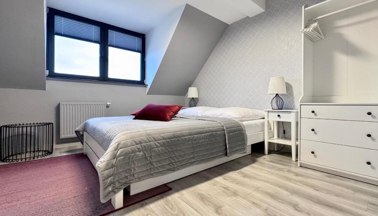 One-Bedroom Apartment with City View