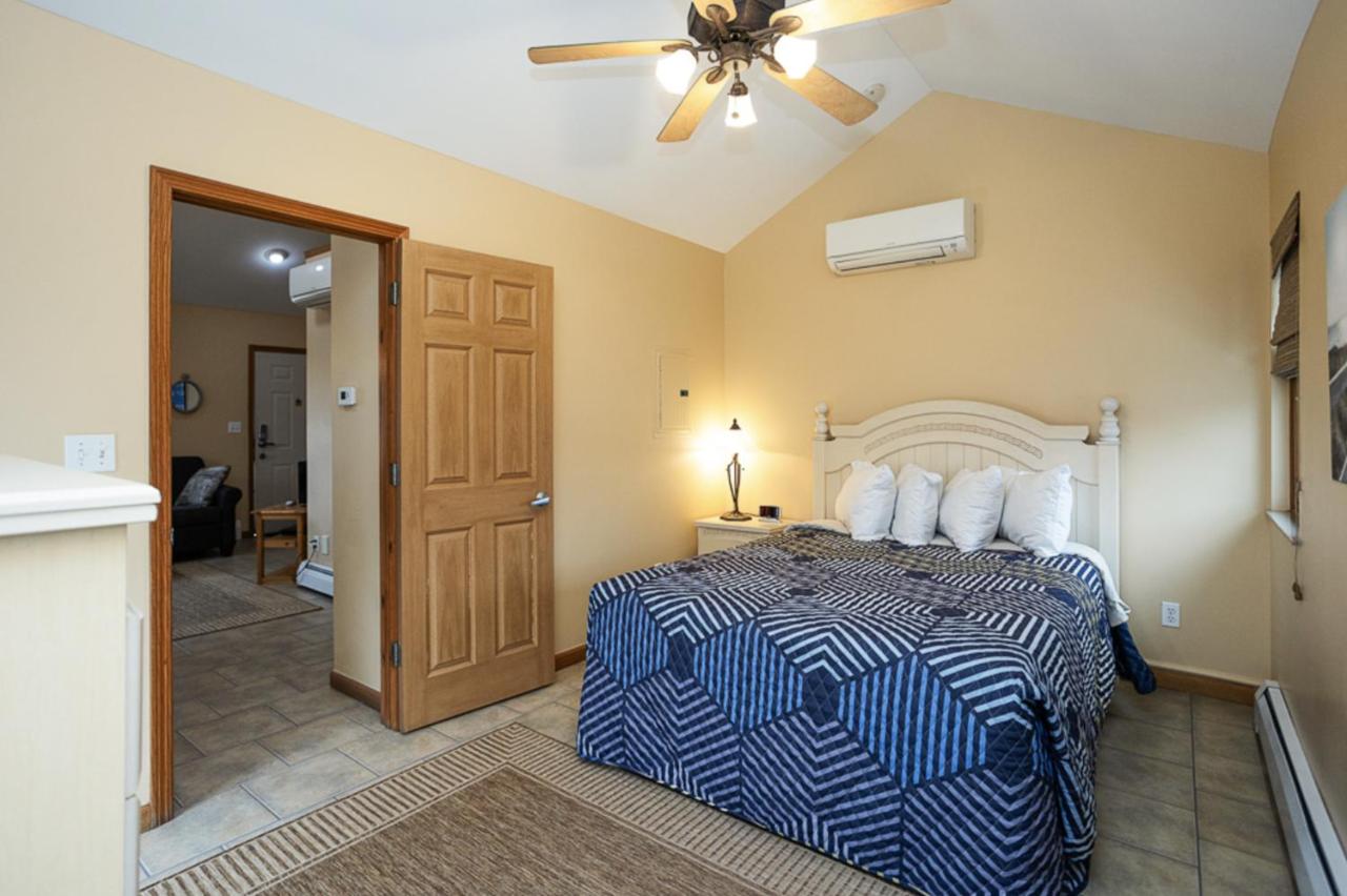 Queen Suite with Spa Bath