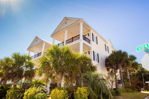 3BR Luxury Vacation Home - Unbeatable Location and View - B&B Myrtle Beach
