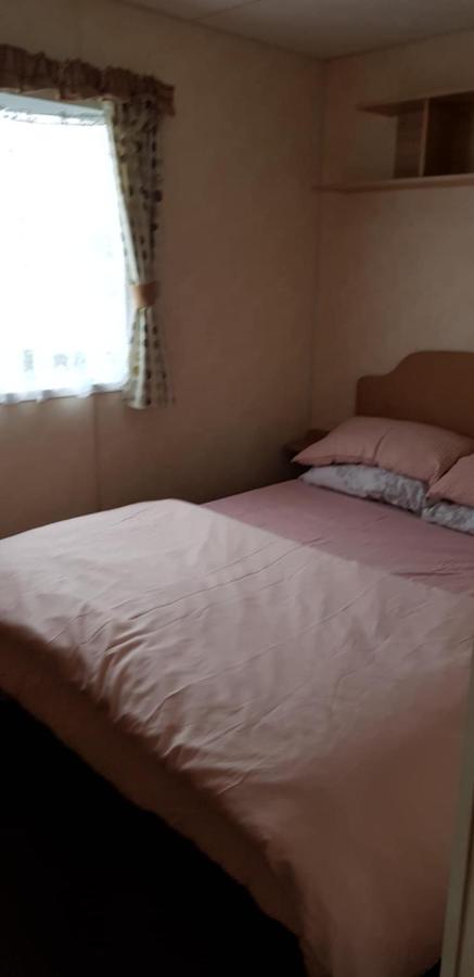 Ann Dale's Caravan, Edwards Leisure, Towyn, North Wales - B&B