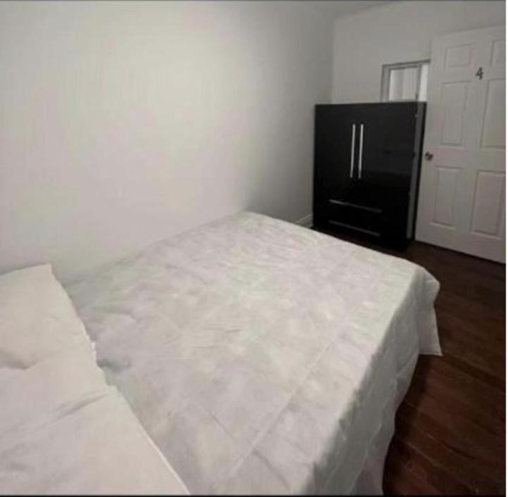 Chambre Double ou Lits Jumeaux avec Salle de Bains Commune