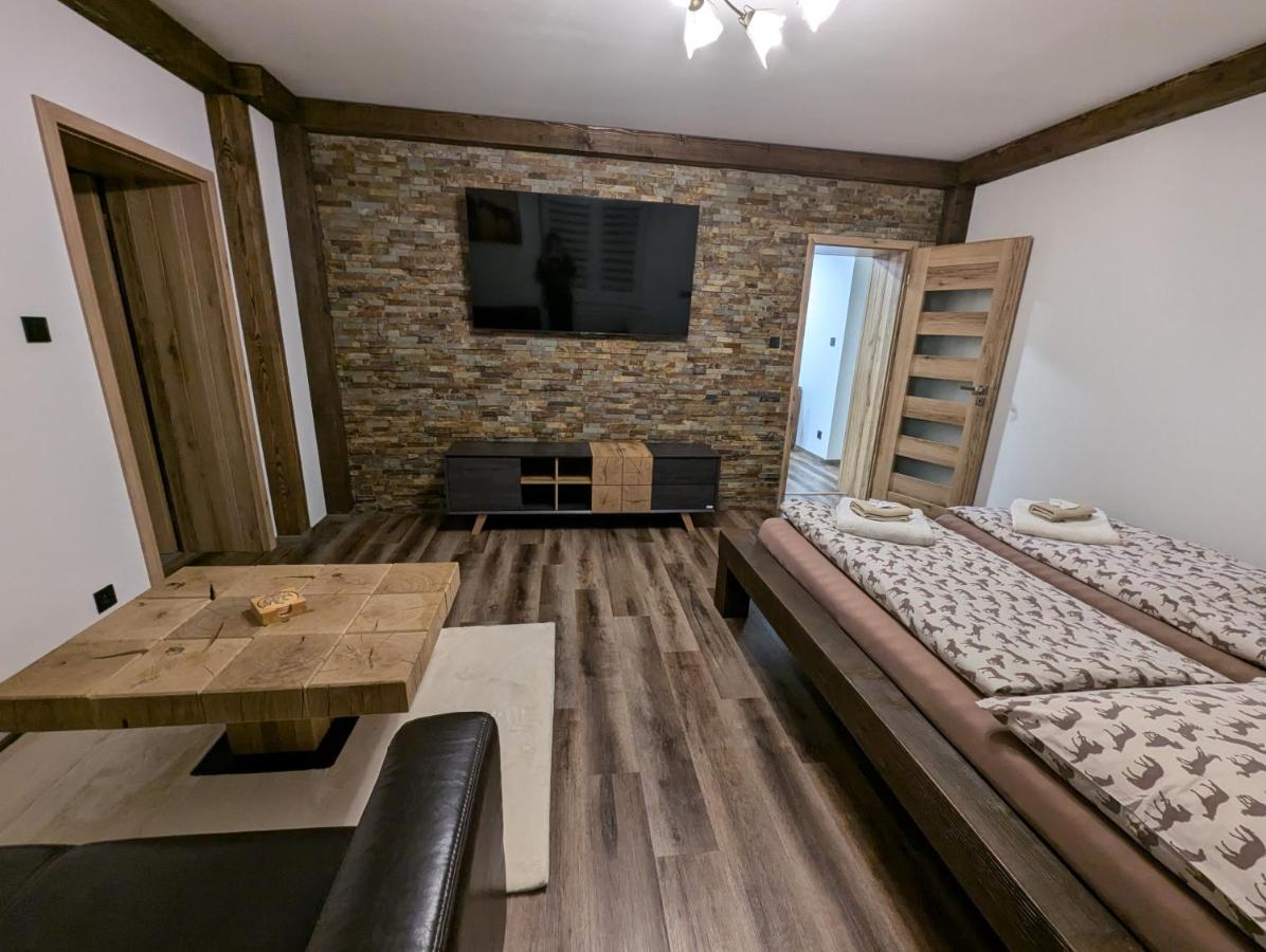 Apartment with Mountain View
