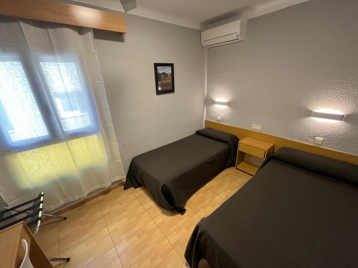 Twin Room with Shower