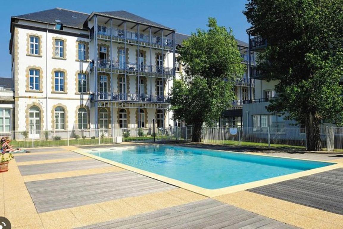90m2 dans résidence avec piscine Plein sud avec terrasse - Chambres d’hôtes