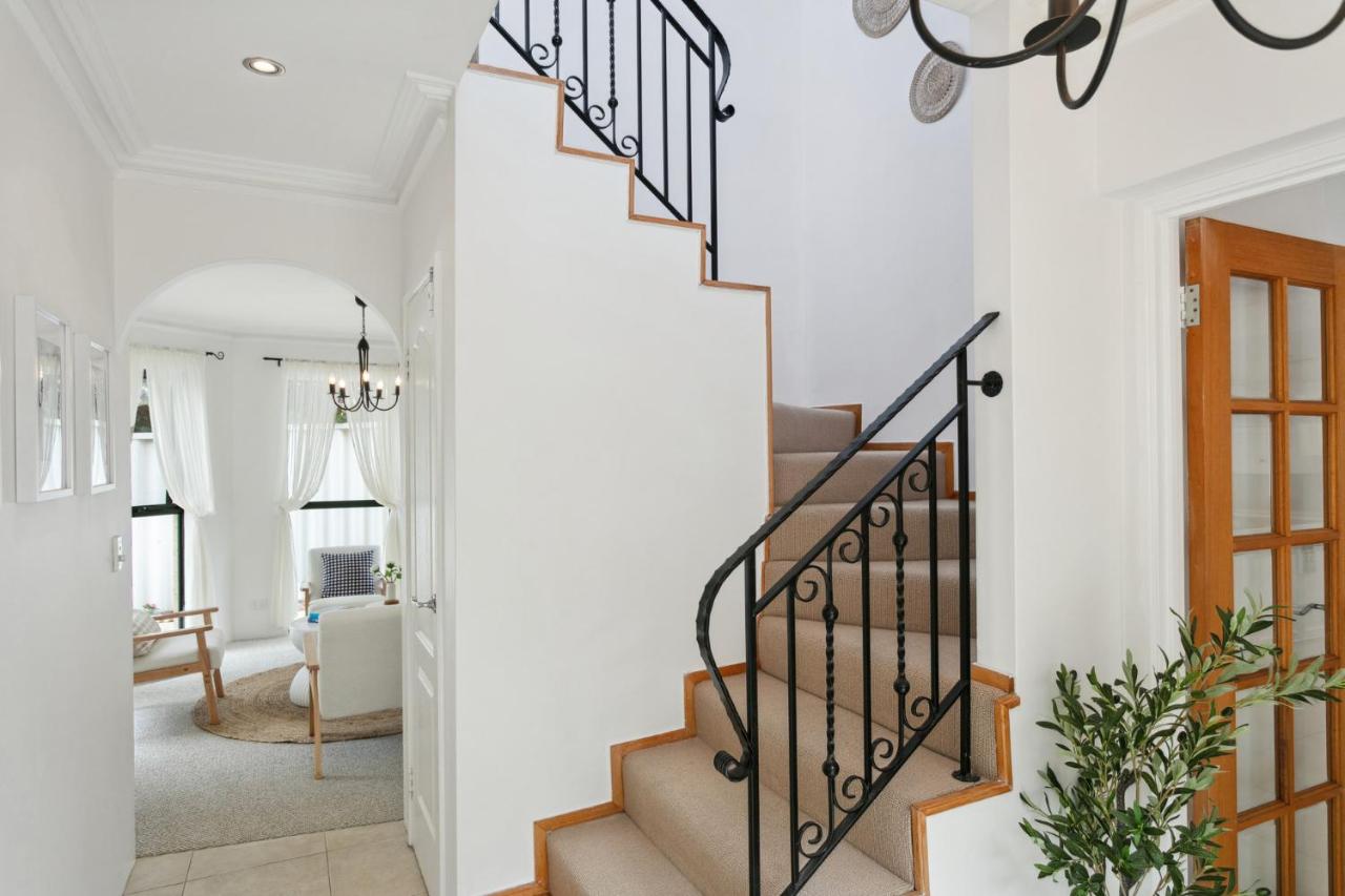 Newly Renovated Home Steps from Sorrento Beach - Bed and Breakfast