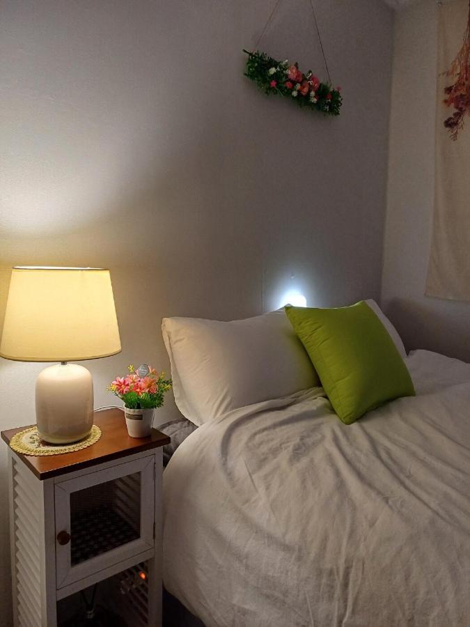 With US 2 - Bed and Breakfast Seoel