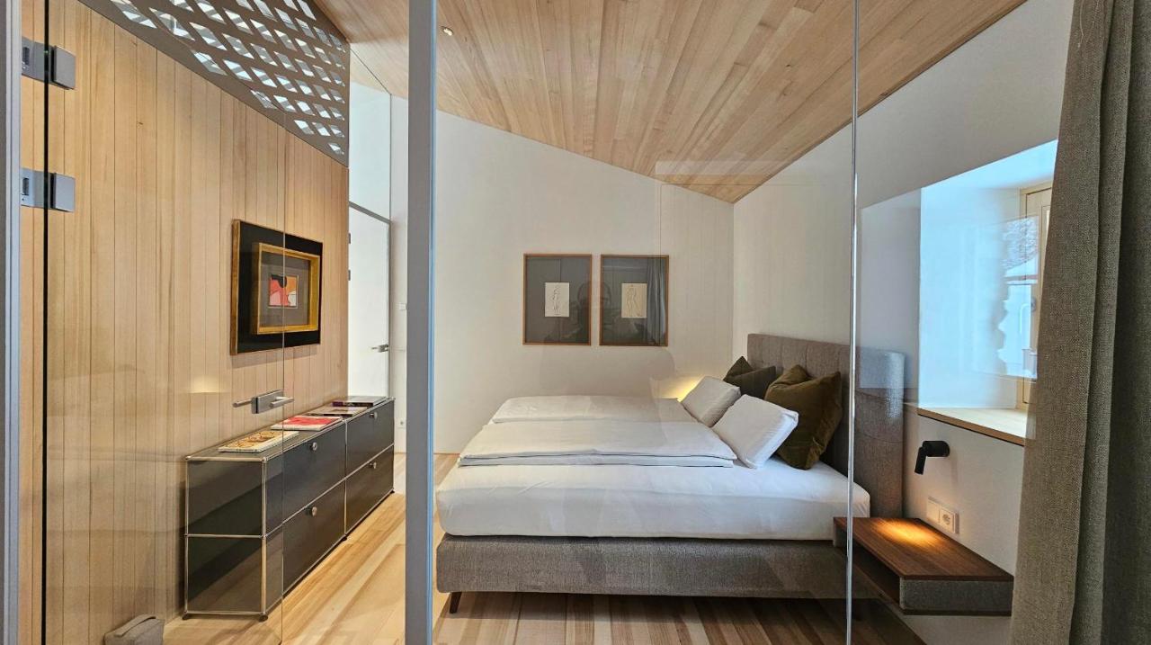 Apartment with Shower