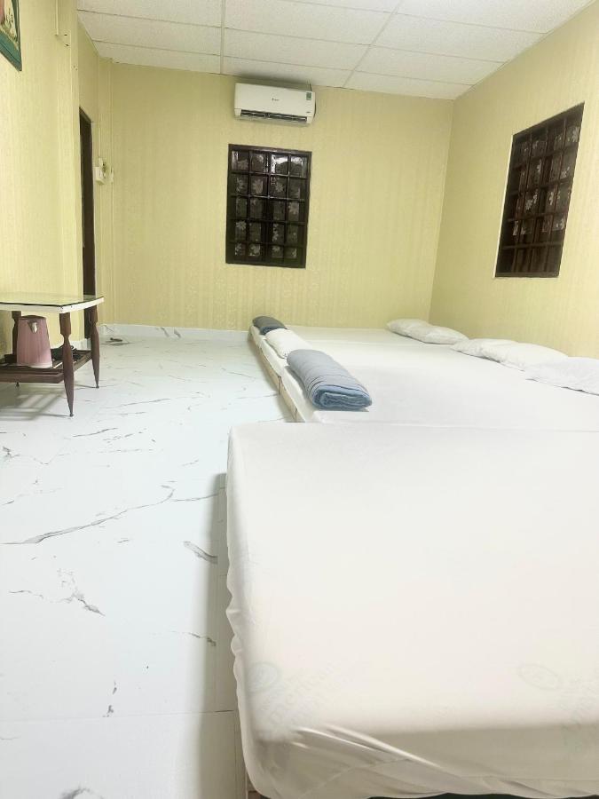 4-Bed Male Dormitory Room 