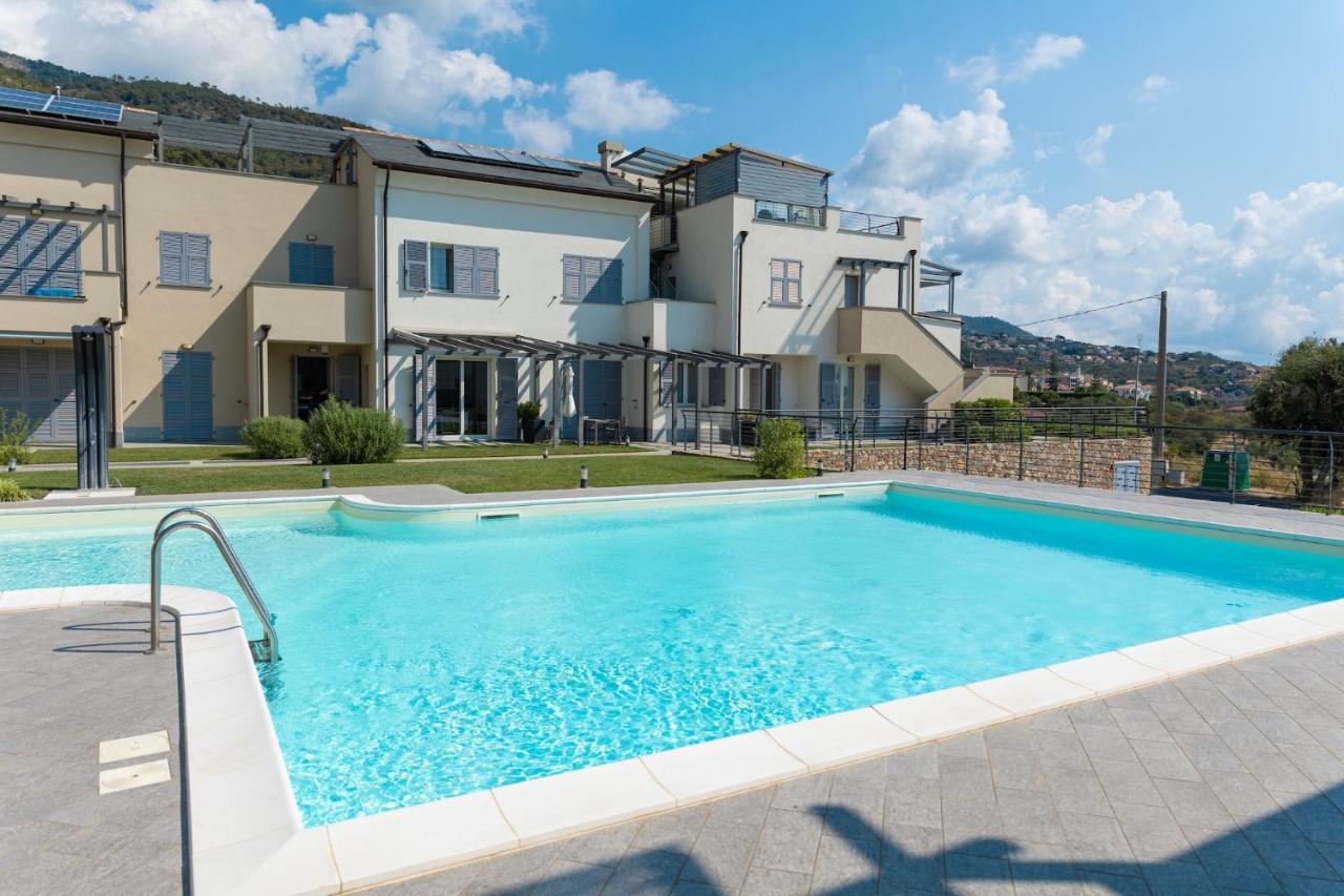 Perla Abernathy - Nice apartment with garden & swimming pool on Liguria West Coast - B&B