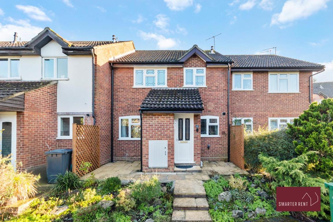 Guildford - Two Bed House - B&B