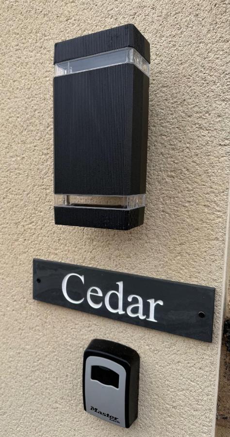 Cedar Barn - Nantwich, with Hot Tub - B&B Wybunbury