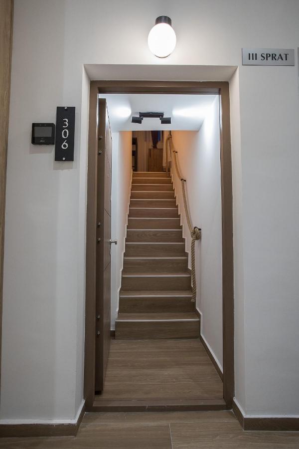 M Corner - B&B