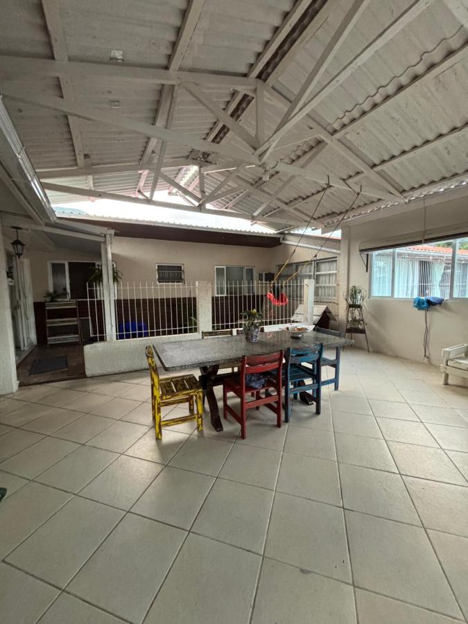 Casa com Área Gourmet na Praia de Fora - Chambres d’hôtes Palhoça