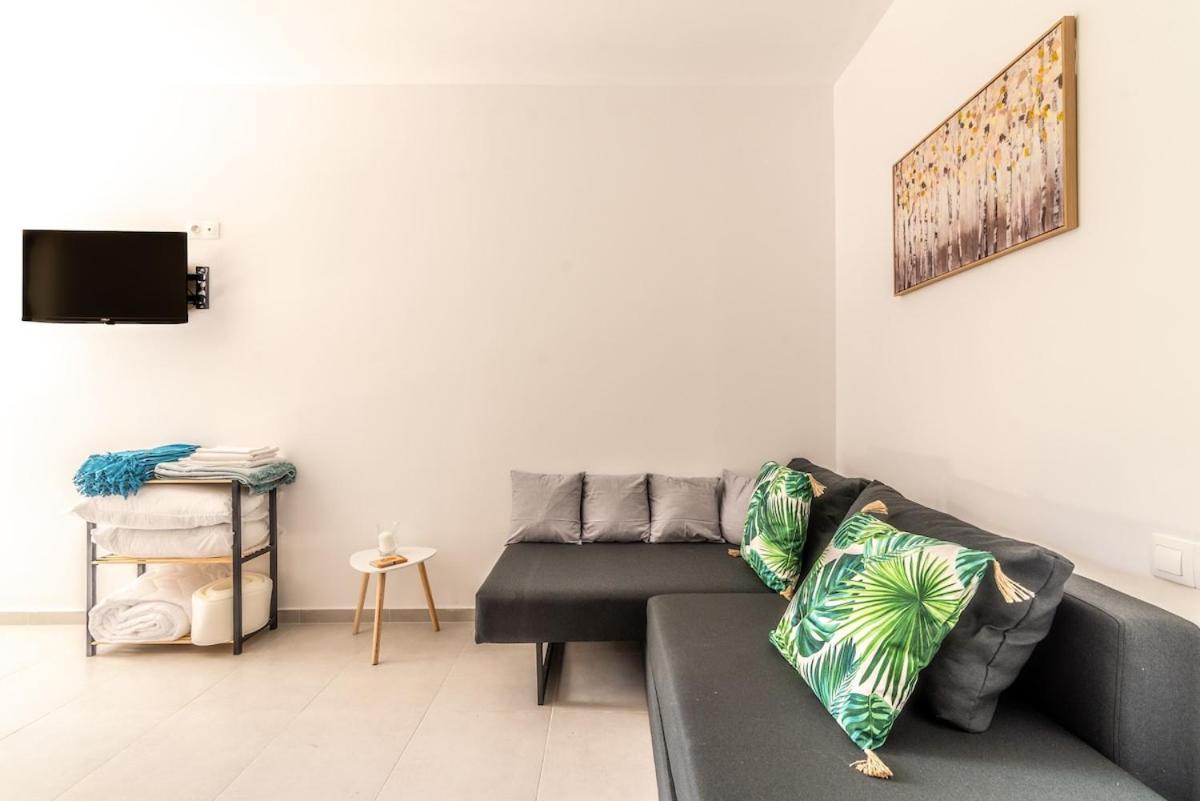 Lovely seaside studio, Crete - B&B Agia Pelagia