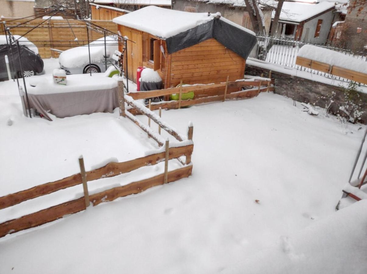 Appartement spacieux à Briançon 86 m² avec vue montagne - B&B