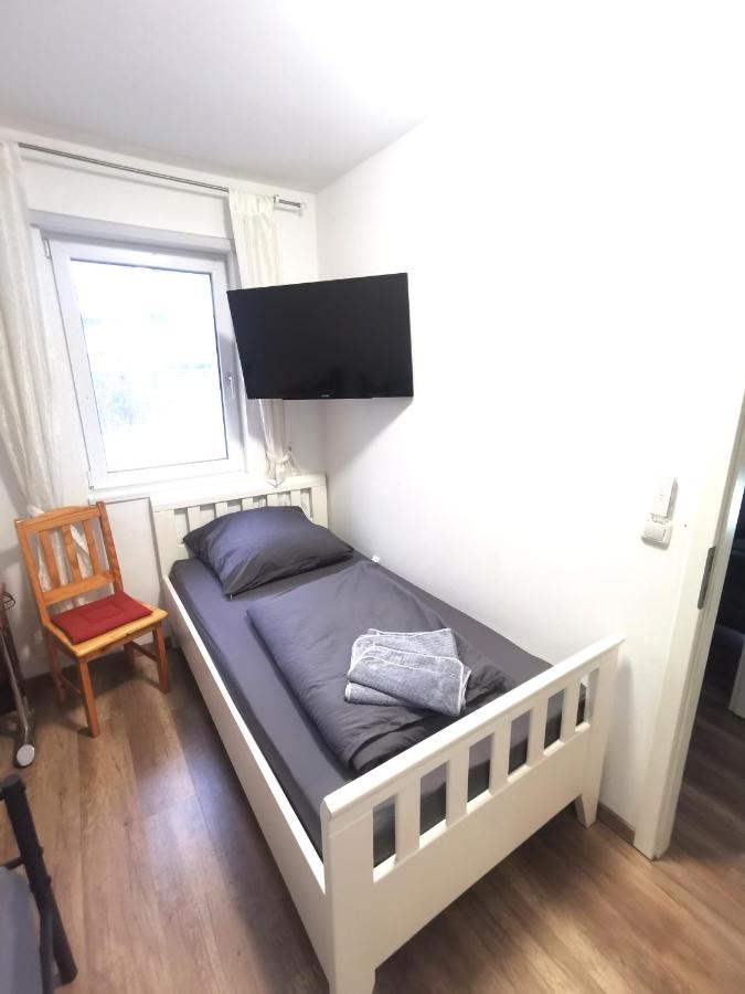 Monteur-Haus Grüber Berlin Marzan, Hellersdorf, Lichtenberg - B&B Berlino