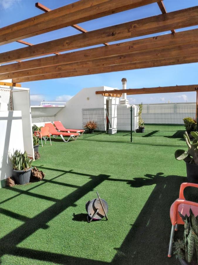 Modern Apartment with Mountain View in Arinaga - B&B