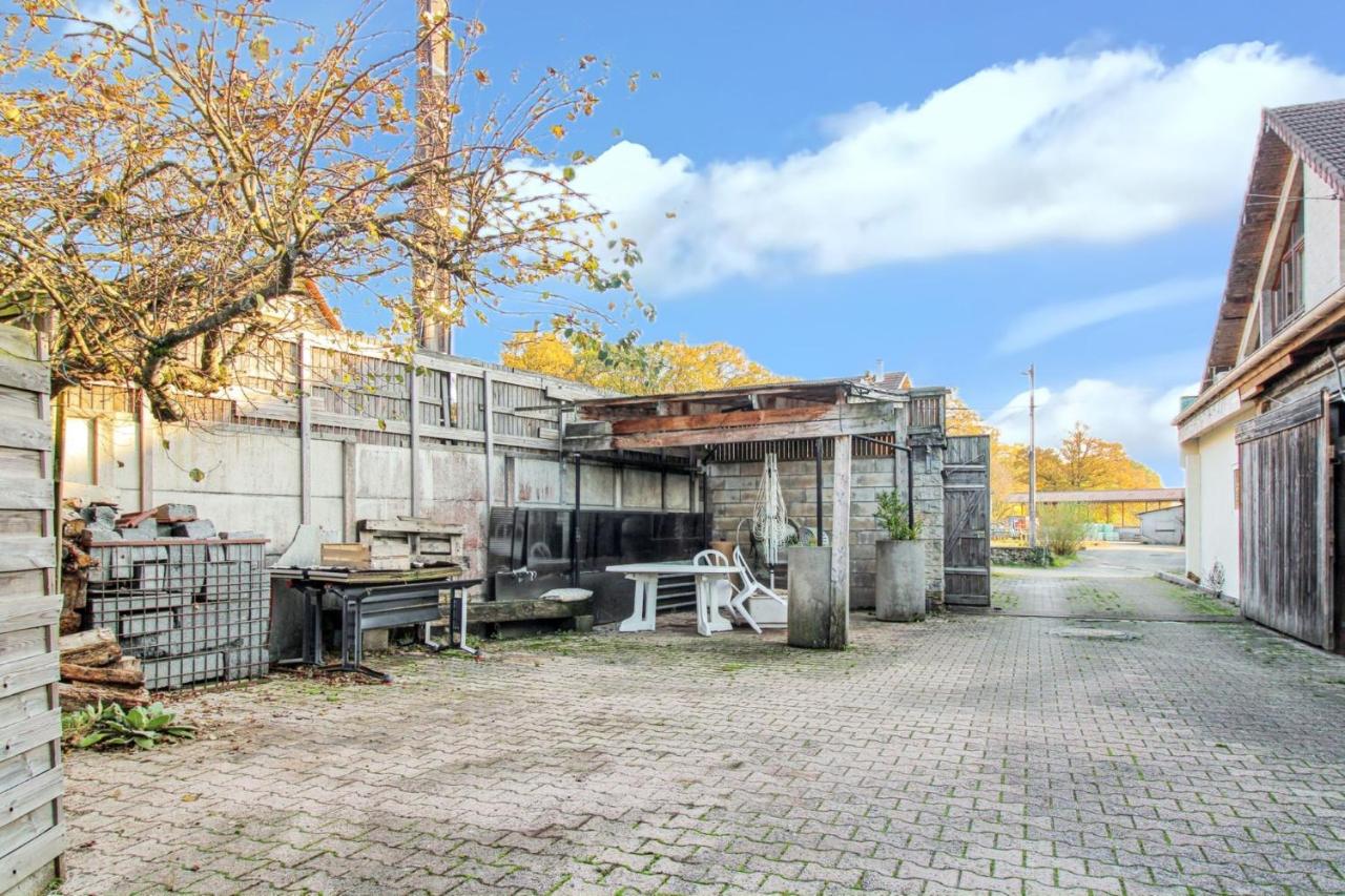 Maison accueillante avec jardin proche d'Échenans. - B&B Échenans