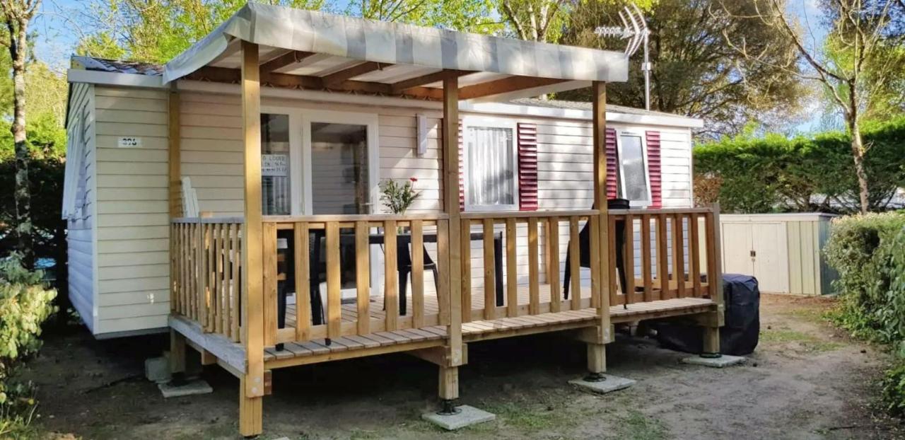 Bungalow confortable à Saint-Jean-de-Monts avec piscine partagée - B&B