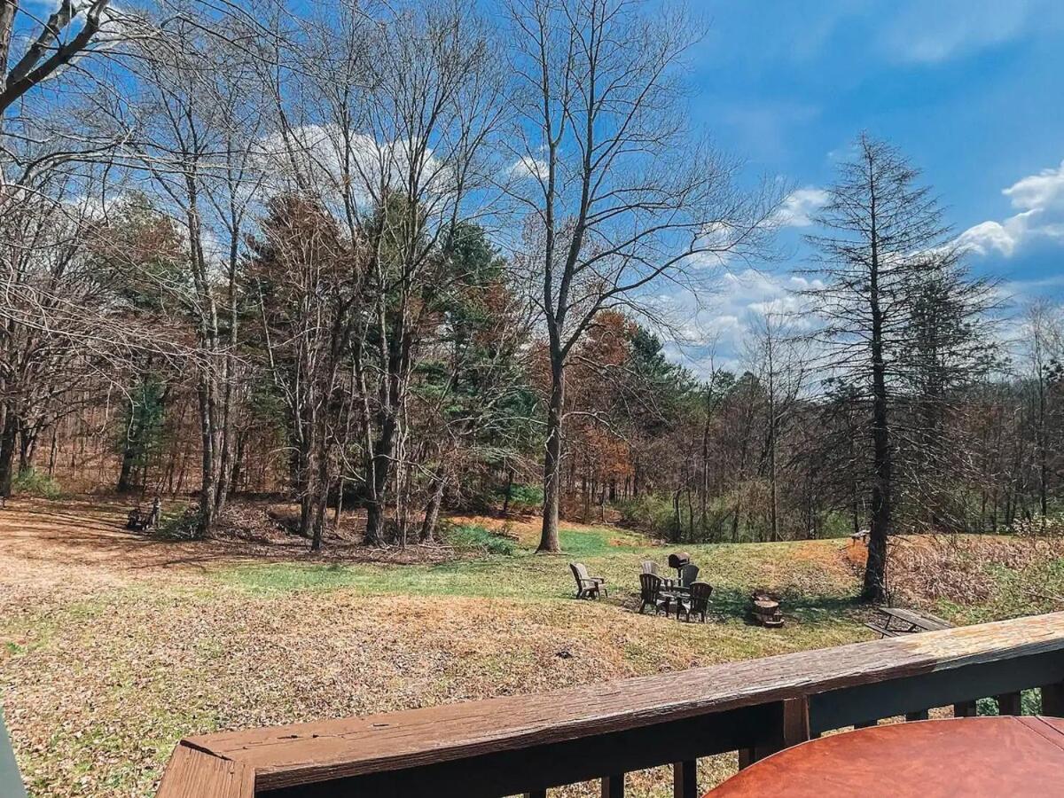 Edgewater Escape, Hocking Hills, Hot Tub, Pond - B&B Rockbridge