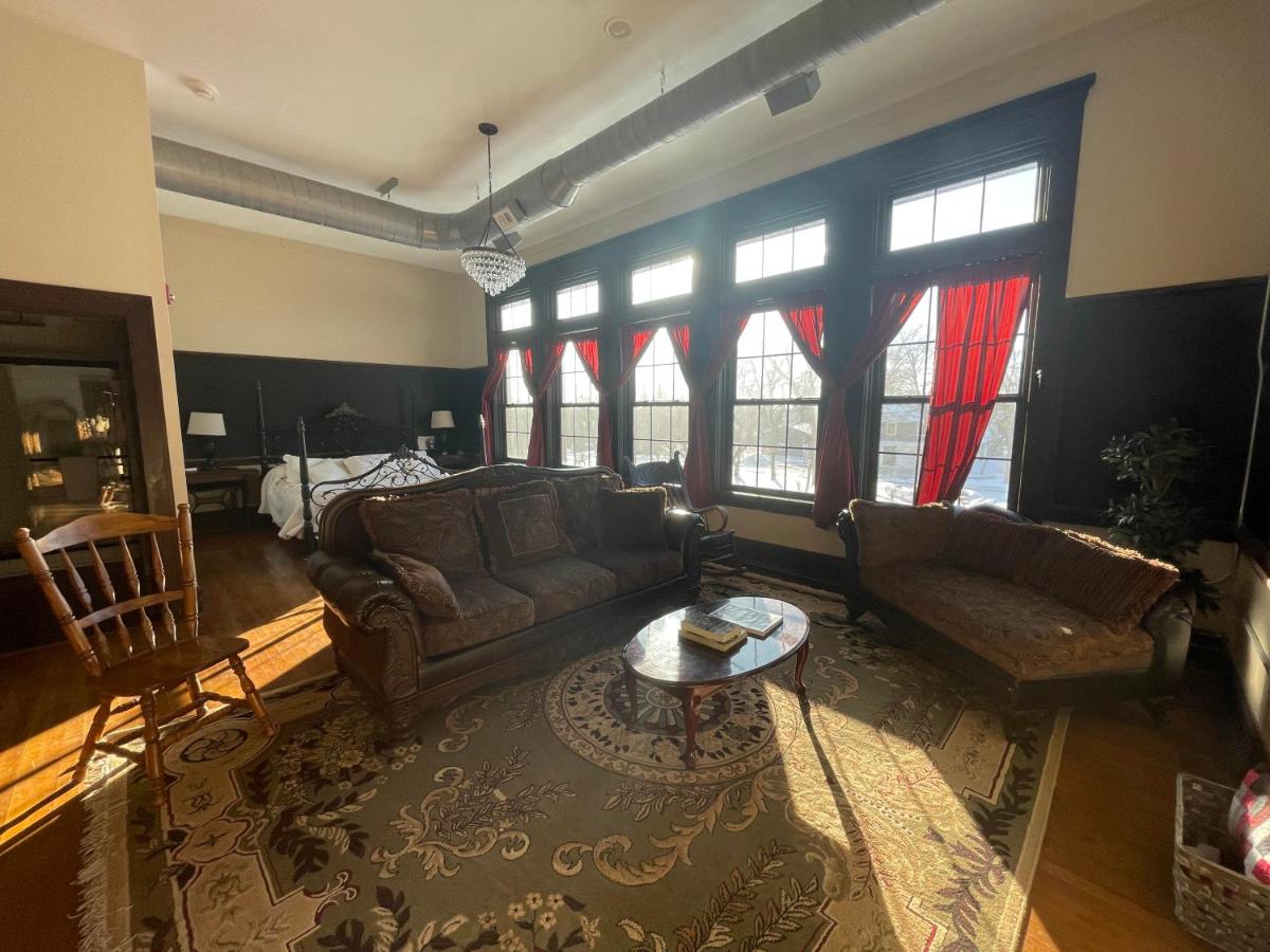 Superior King Suite