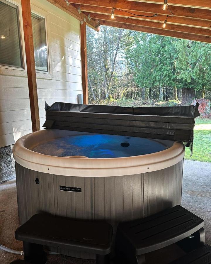 Little Woods Outpost | Wifi, AC, Hot tub - Chambres d'hôtes Randle