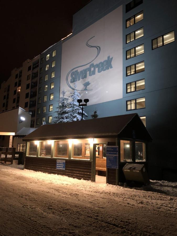 2 BR, 2 Bath Condo on the slopes with night skiing! - B&B
